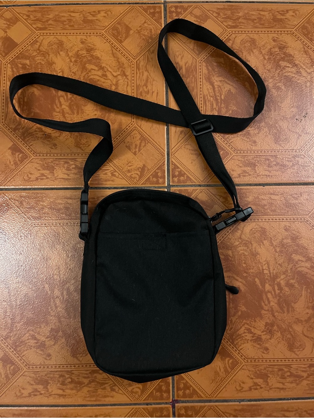 Nike Black Small Crossbody Belt Bag - Picture 2 of 2